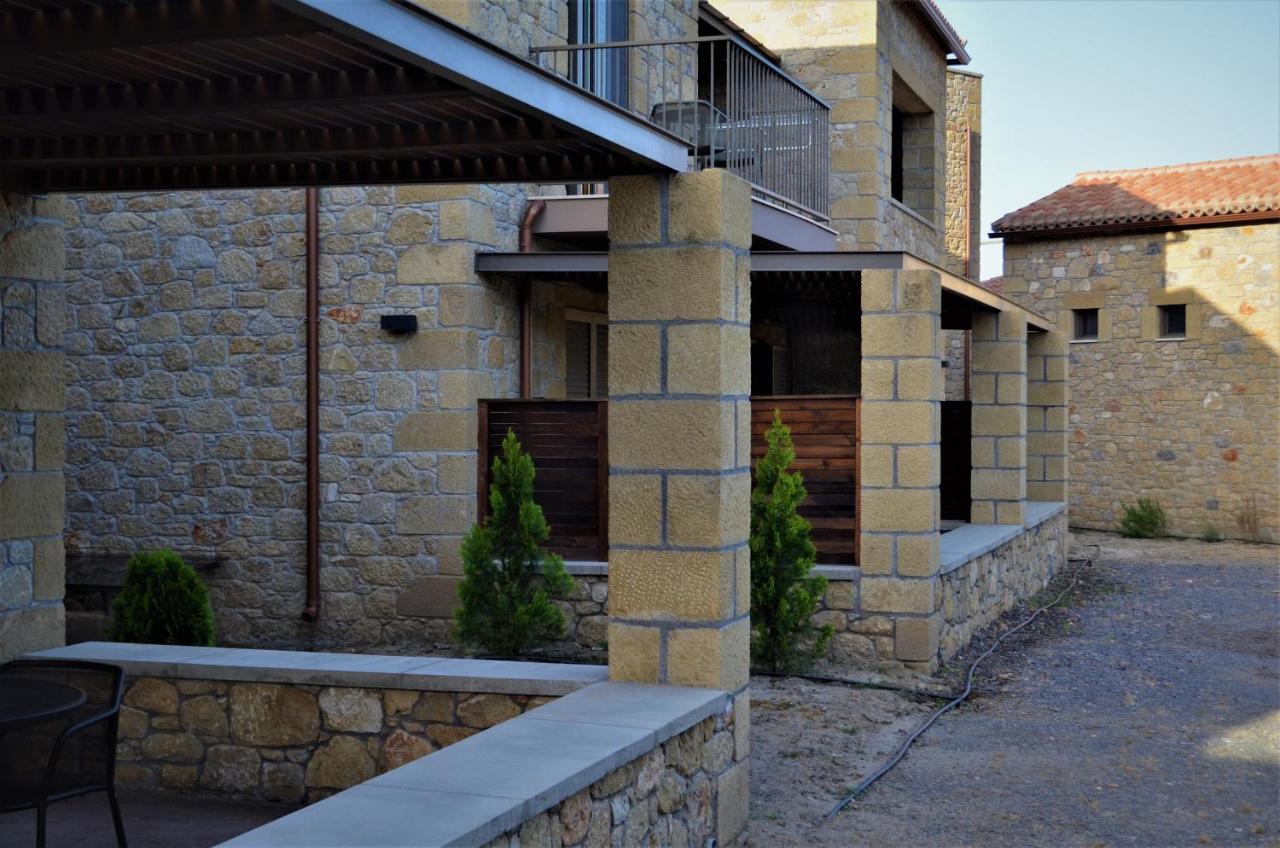 Diapori Suites Hotel Kardhamili Exterior foto