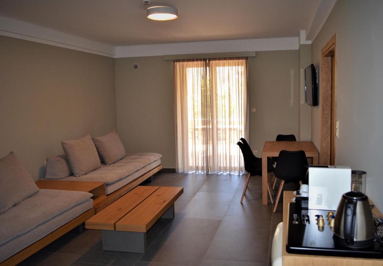 Diapori Suites Hotel Kardhamili Exterior foto