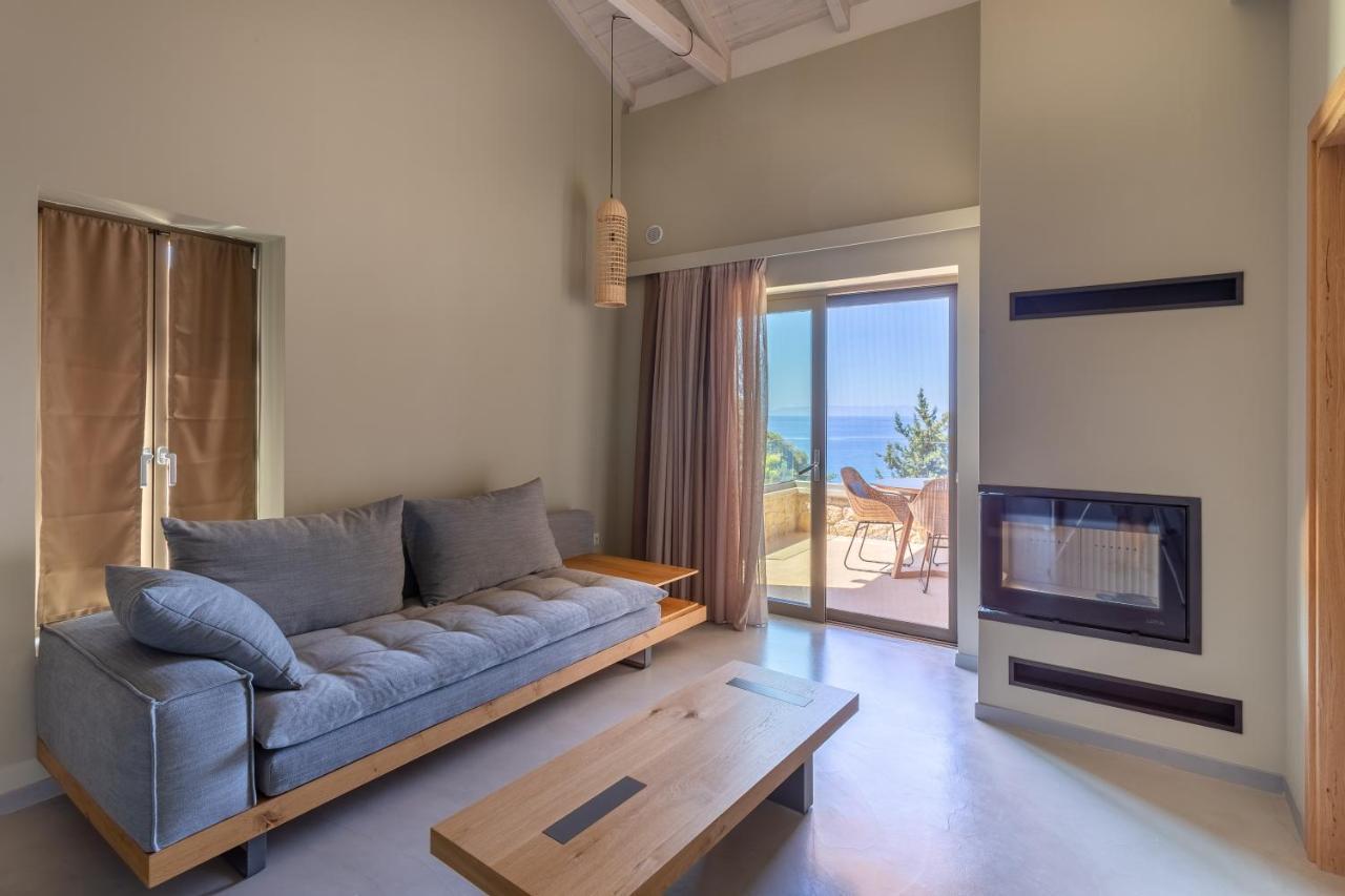 Diapori Suites Hotel Kardhamili Exterior foto