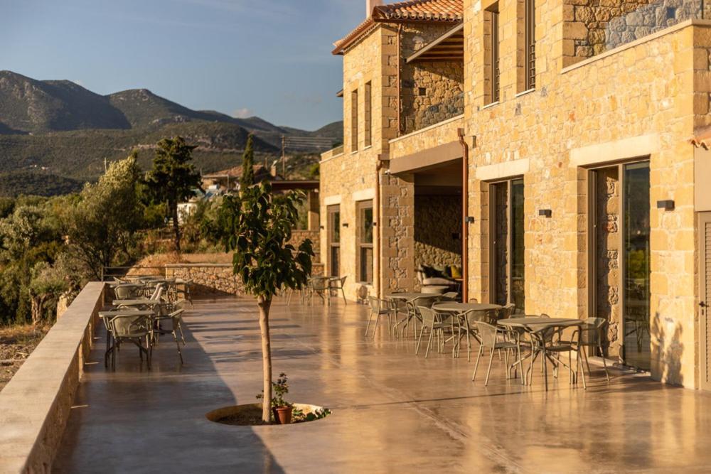 Diapori Suites Hotel Kardhamili Exterior foto
