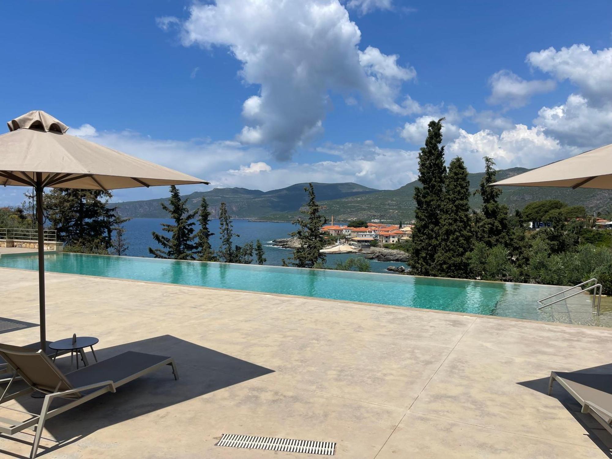 Diapori Suites Hotel Kardhamili Exterior foto